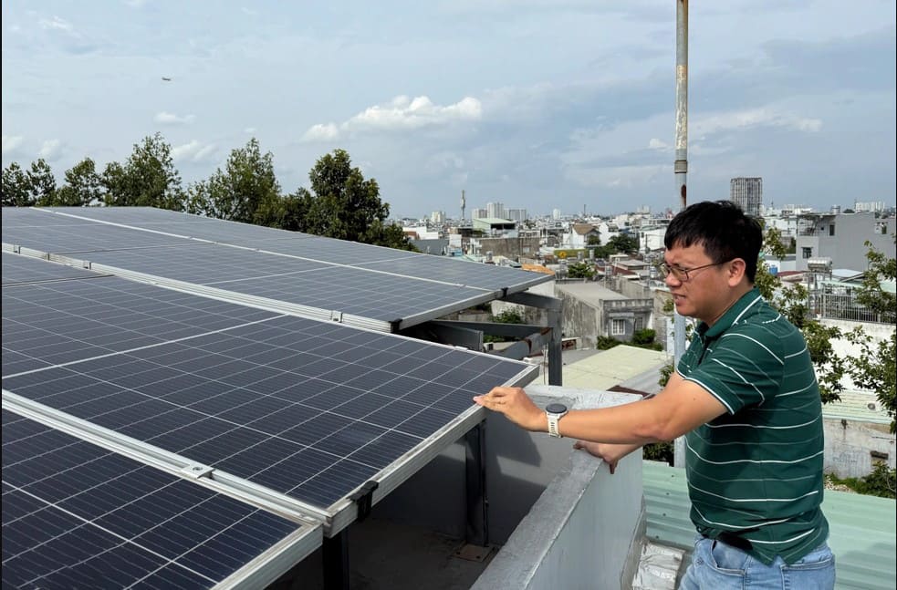 Cơ quan điện lực và địa phương sẽ có trách nhiệm hỗ trợ hộ gia đình lắp đặt điện mặt trời mái nhà